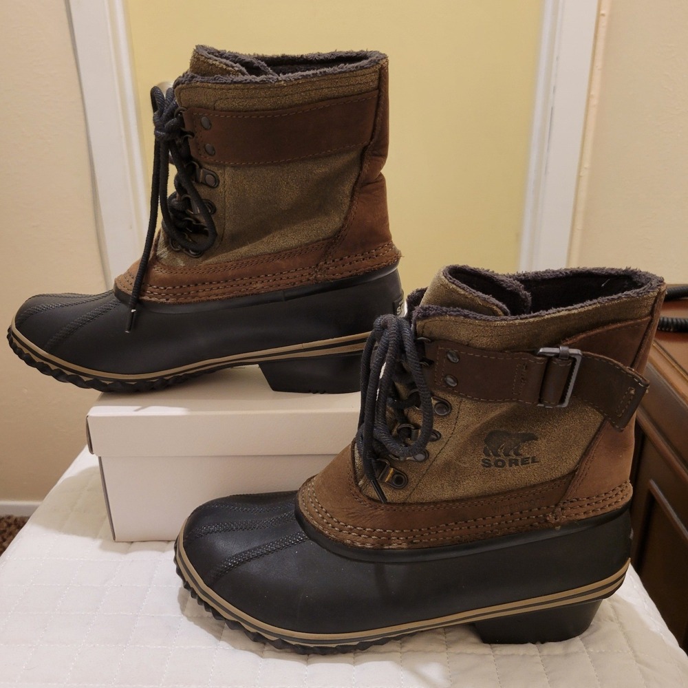 Like New Sorel Women's Size 7 Winter Fancy Lace II Rain Boot Black Tan Leather